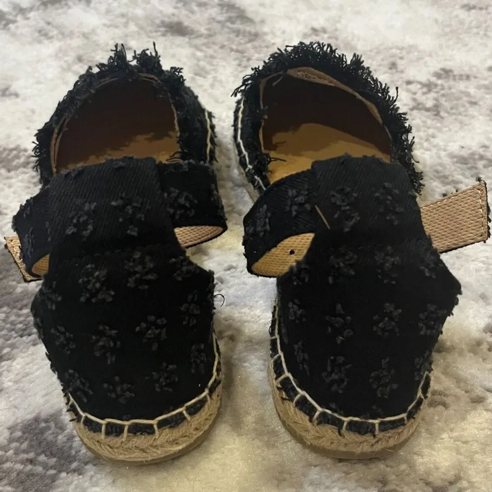Minnetonka Prima Espadrille Flats Black Canvas Sz 7 NWOT